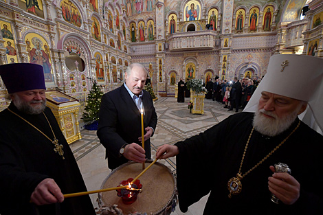 Lukashenko lights Christmas candle in Memorial Church of All Saints