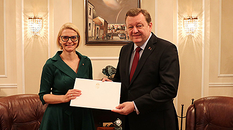 Belarusian FM receives copy of credentials from Hungarian ambassador