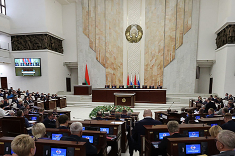 Сергеенко: парламентариям особый акцент надо сделать на технологическом суверенитете СГ