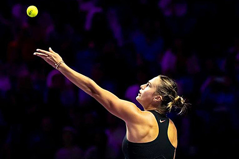 Sabalenka receives 2024 WTA year-end No.1 trophy