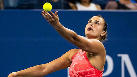 Sabalenka advances into Australian Open third round