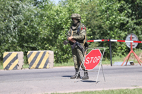 Lukashenko orders to withdraw troops from Belarus' southern border