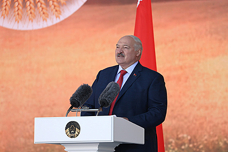 Lukashenko says Belarus has dictatorship