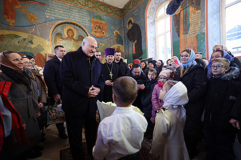 Lukashenko declares love of Belarusian nation in temple on Christmas