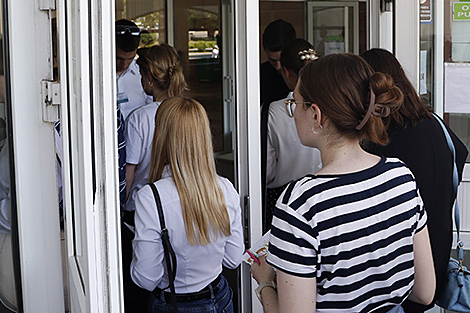 Lukashenko wants most talented, promising school leavers to stay in Belarus