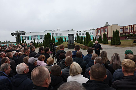 Lukashenko: Belarusians should take pride in their history