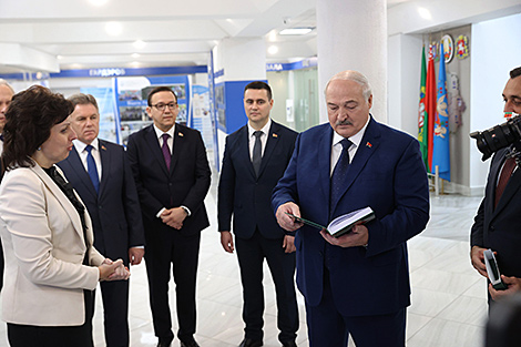 Lukashenko: A textbook is an icon for me