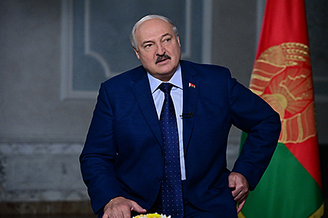 Lukashenko recalls prophesy: Time will come for us to stand back to back and shoot back