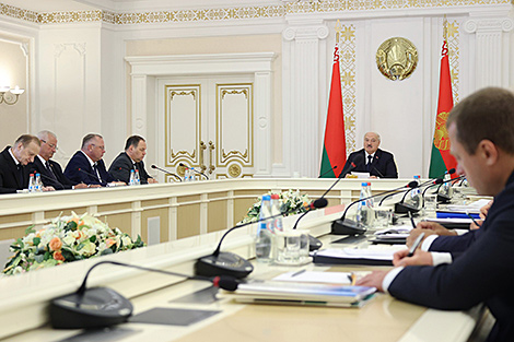 Lukashenko sees scientists as enforcers of state policy