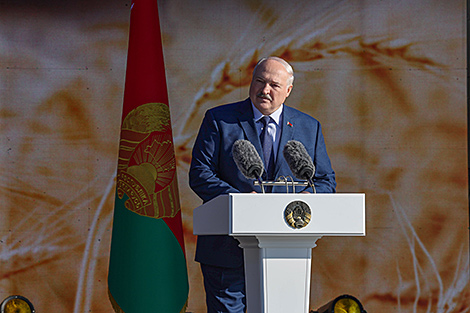 Lukashenko explains why he visits Dazhynki festival