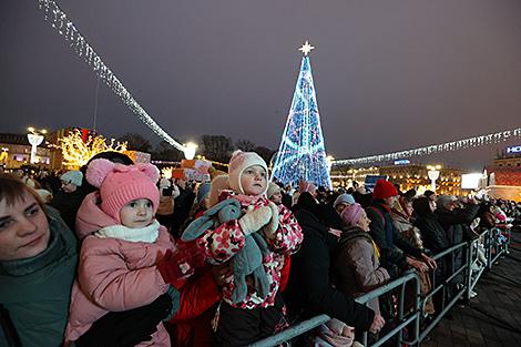 Где в Минске в новогоднюю ночь будут работать праздничные площадки, рассказали в Мингорисполкоме