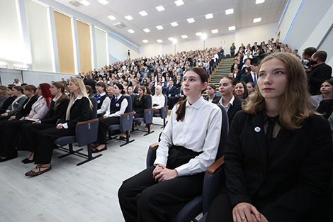 Лукашенко: для меня белорусский народ великий, и я должен его защищать