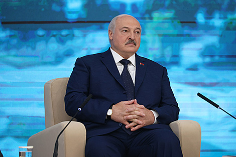 Лукашенко: на примере белорусов надо учиться, как ценить свое прошлое и беречь мир