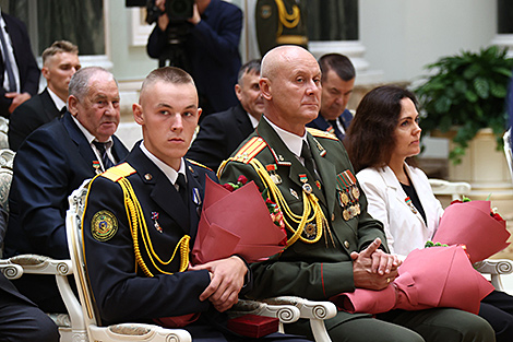 Президент: жить надо так, чтобы не повторять ошибок прошлого и сохранить мирную Беларусь для детей и внуков