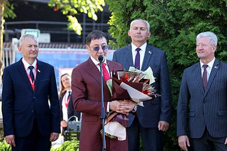 Зорка Рыгора Лепса з'явілася ў фестывальным Віцебску