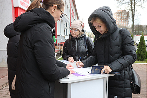 В Гродненском облизбиркоме установили количество подписей в поддержку выдвижения кандидатов в Президенты