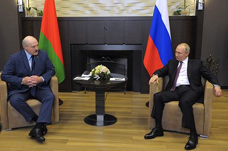 Belarus President Aleksandr Lukashenko and Russian President Vladimir Putin