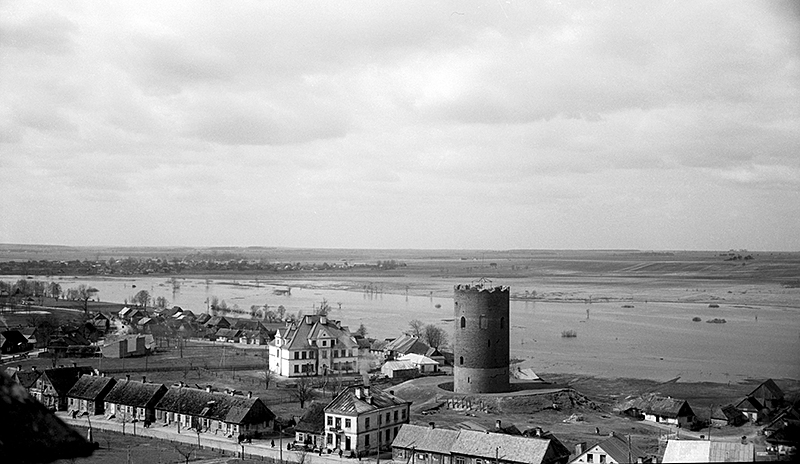 Tower in Kamenets (1957)