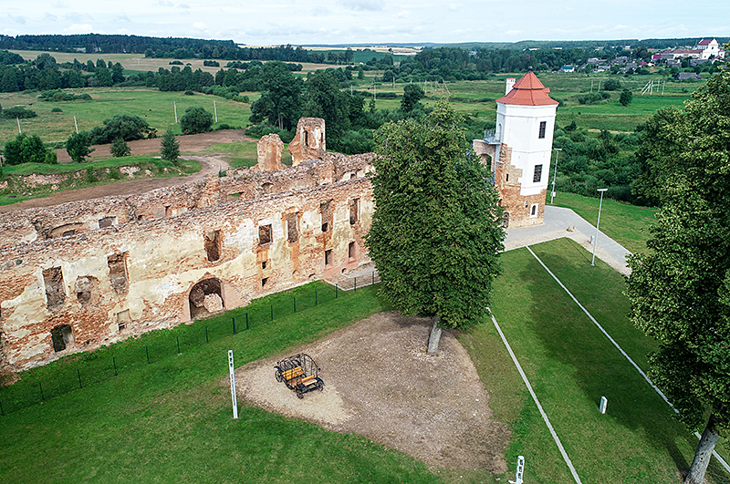 Golshany Castle