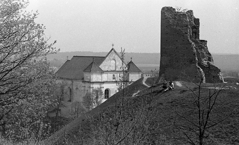 Ruins of Novogrudok Castle in 1980